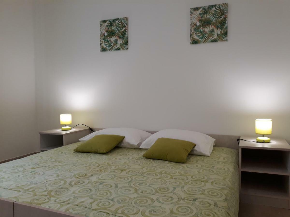 Apartments Jelicic ビオグラード・ナ・モル エクステリア 写真