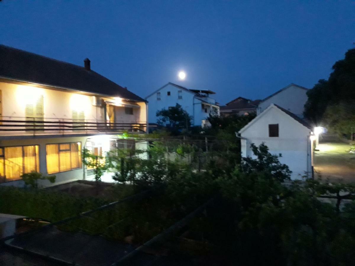 Apartments Jelicic ビオグラード・ナ・モル エクステリア 写真