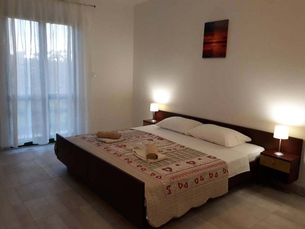 Apartments Jelicic ビオグラード・ナ・モル エクステリア 写真