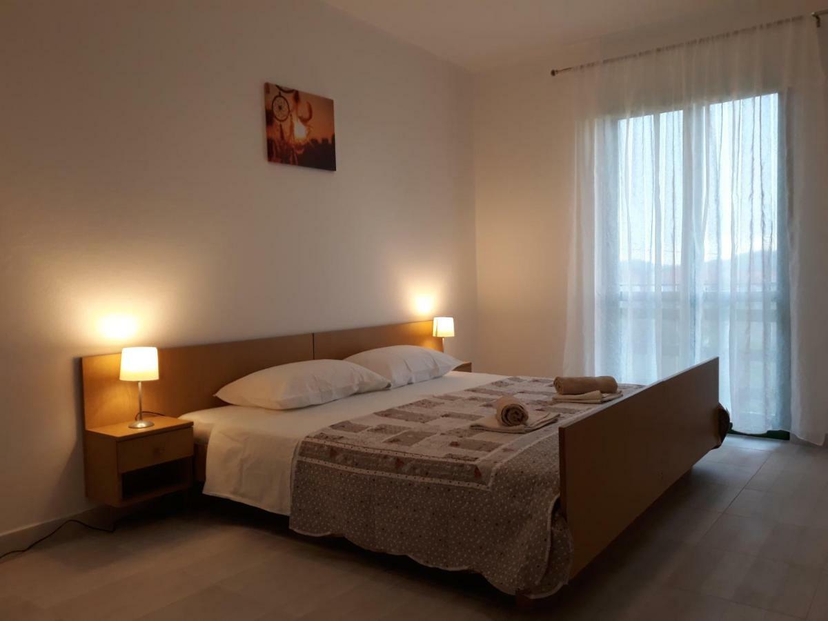 Apartments Jelicic ビオグラード・ナ・モル エクステリア 写真