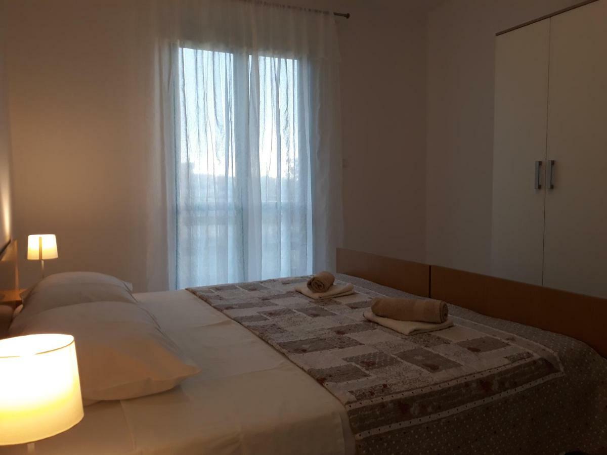 Apartments Jelicic ビオグラード・ナ・モル エクステリア 写真