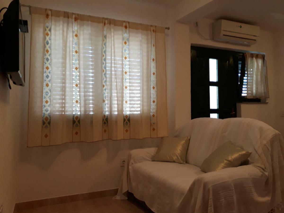 Apartments Jelicic ビオグラード・ナ・モル エクステリア 写真